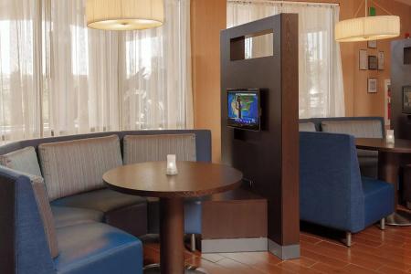 Courtyard by Marriott Hershey - 14