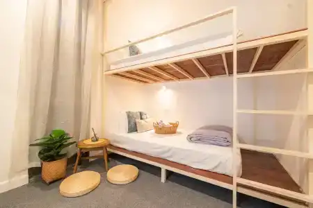 Oon Poshtel x Cafe - 5
