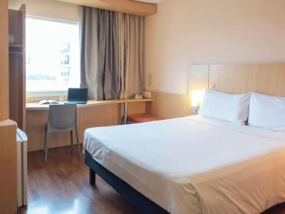 ibis Sao Paulo Barra Funda - 90