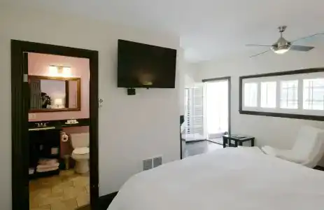 Malibu Country Inn - 3