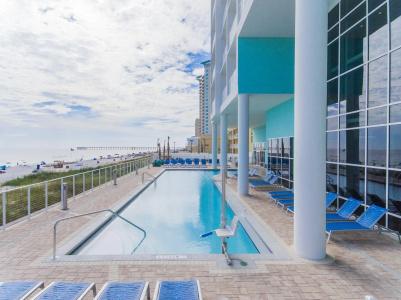Hampton Inn & Suites Beach-Beachfront - 15