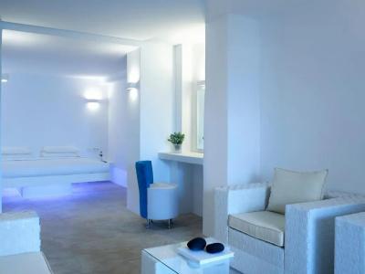 Aurora Luxury Suites - 44