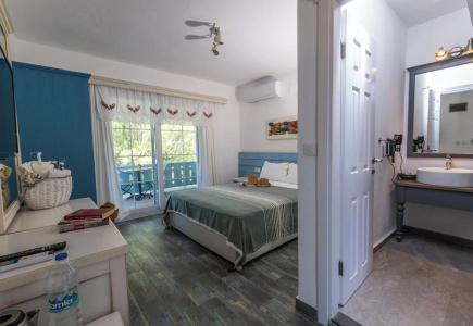 Kefi Beach & Suites - 105
