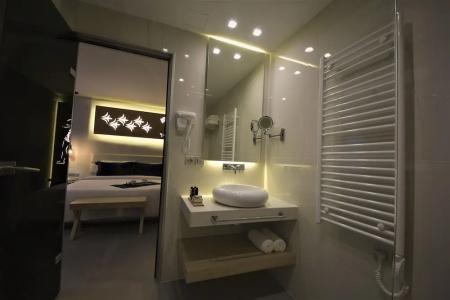 Lavris City Suites - 77