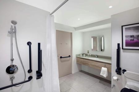 DoubleTree by Hilton Glasgow Central - 25