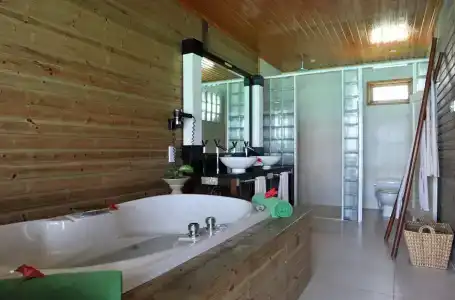 Komandoo Island Resort & Spa - 10