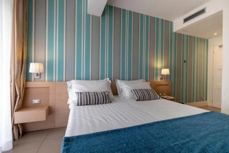 Le Rose Suite - 105