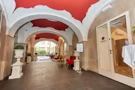 Garden Court - 1