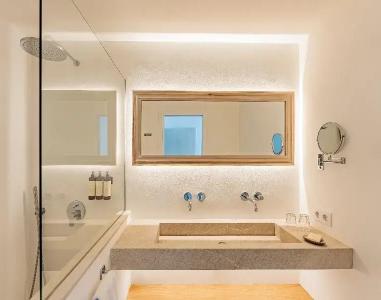 The Sea Club - 110
