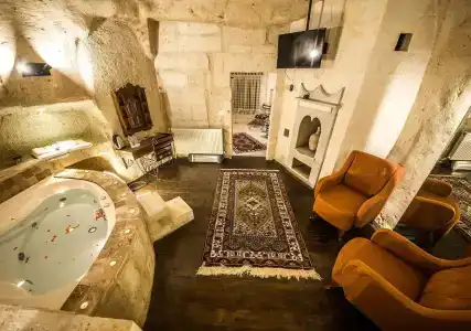 Harkasos Cave - 13