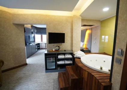 The Life & Spa - 60