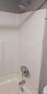 Red Roof Inn West - 40