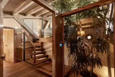 Domus Renier Boutique - Historics Worldwide - 14