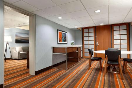 Embassy Suites by Hilton Will Rogers Airport - 16