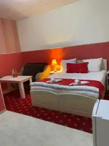 Lind Hostel and Guest House - 36