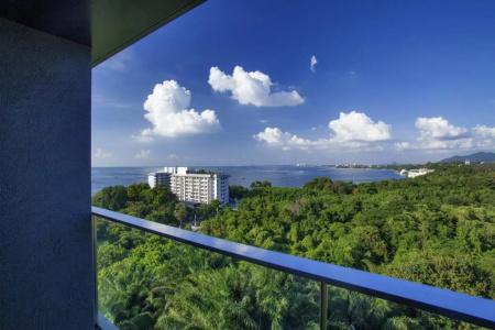 Balcony Seaside Sriracha & Serviced - 244