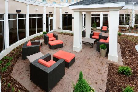 Hilton Garden Inn Airport - 23