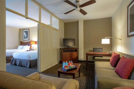 DoubleTree Suites by Hilton - 4