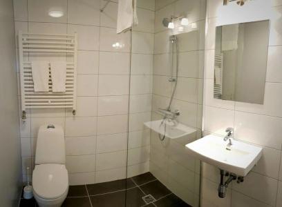 Mikligardur Guesthouse - 8