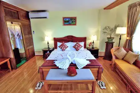Shwe Ingyinn Mandalay - 34