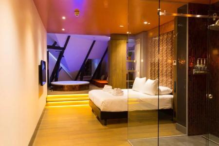 Manzo's Suites - 70