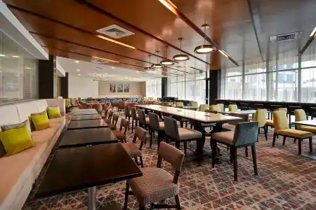 Hampton Inn & Suites Las Vegas Convention Center - 16