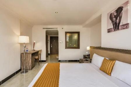 Golden Tulip - 48