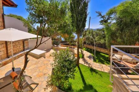 Villa Kale Suites with heated pool in winter - 48