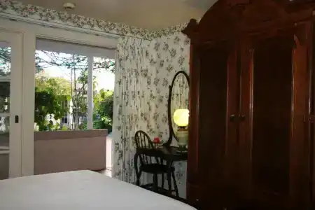 Martine Inn - 61