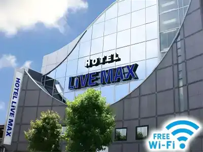 Livemax Esaka - 12
