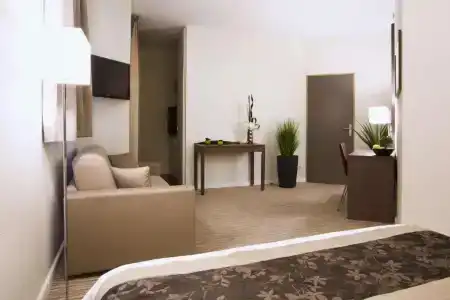 Kyriad Chambéry Centre - Hôtel et Résidence - 54