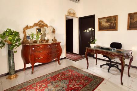 Roma Central Guest House - 12