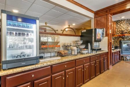 Comfort Inn & Suites - 34