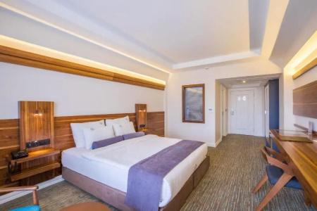 Karpalas City & Spa - 39
