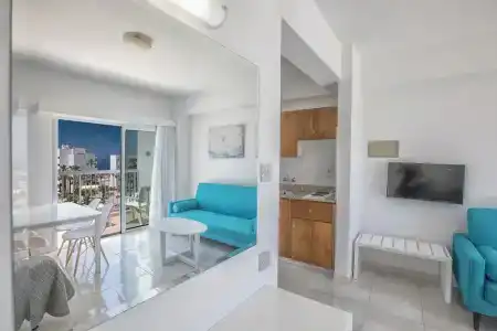 Papantonia Apts - 70