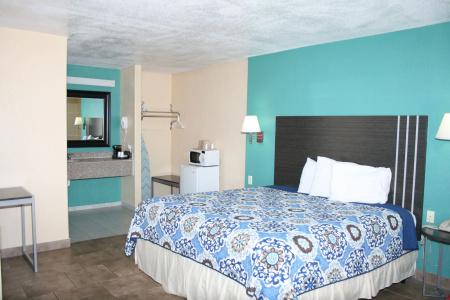 Pinn Road Inn and Suites Lackland AFB and Seaworld - 3