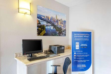 Quality Suites - 3
