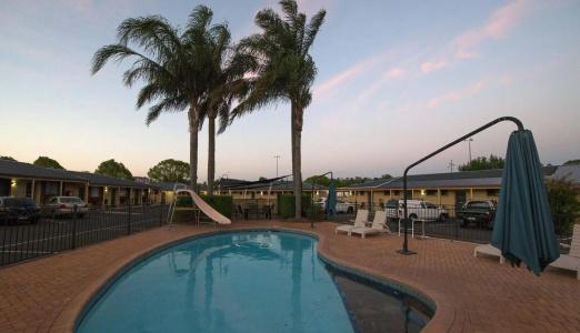 James Street Motor Inn - 9