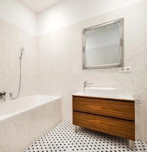 Zoya Luxury Residence - 103