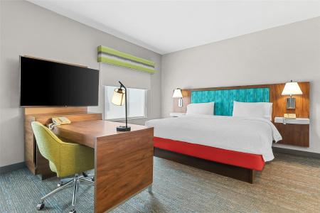 Hampton Inn & Suites West - 90