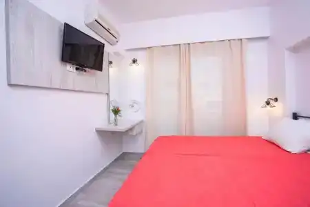 Stay Helios - 24