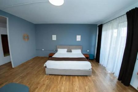 Olivar Tirana - 84