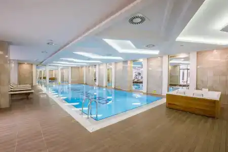 Karpalas City & Spa - 11
