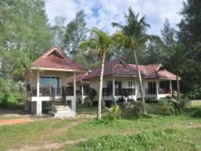 Pranee Beach Bungalows - 14