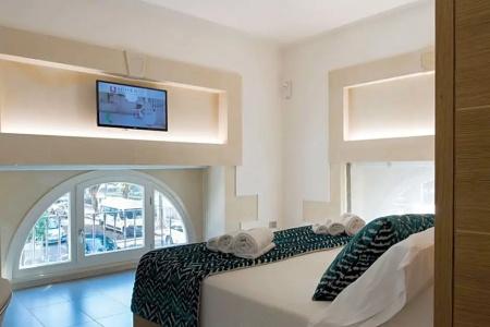 Caportigia Boutique - 140