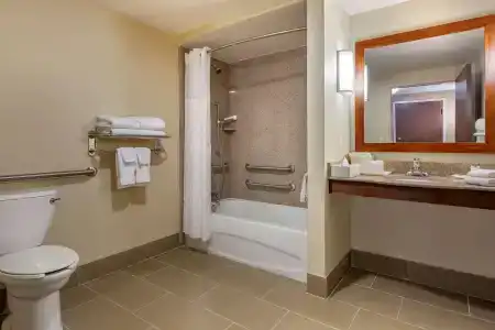 Comfort Suites Orlando Airport - 7