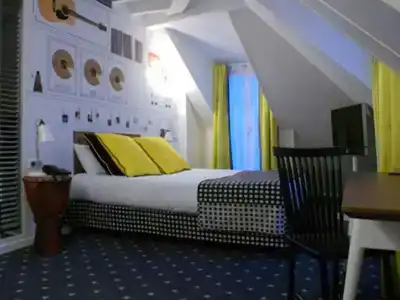 Hôtel du Triangle d'Or - 56
