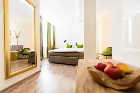 1st Floor Köln 2 - 30