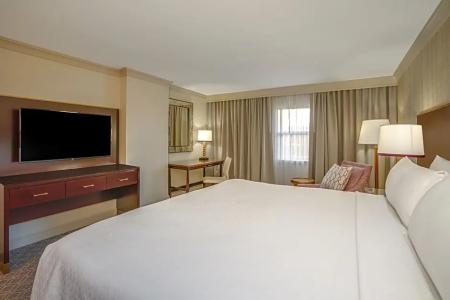 Astor Crowne Plaza New Orleans French Quarter, Corner of Bourbon and Canal - 62