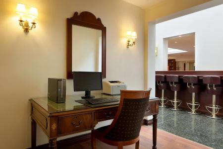 Eurostars Montgomery - 48